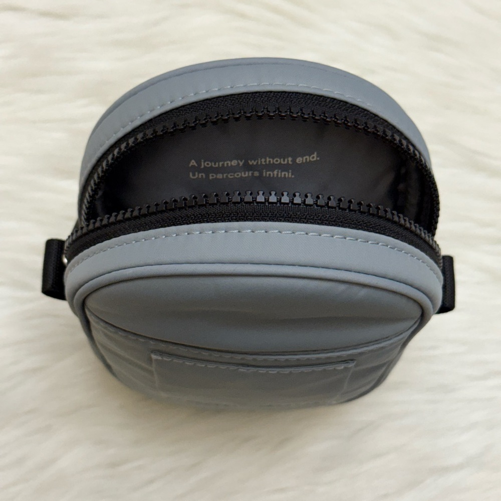 LULULEMON - BLACK GREY TEAM CANADA FUTURE LEGACY BAG - Picture 8 of 16